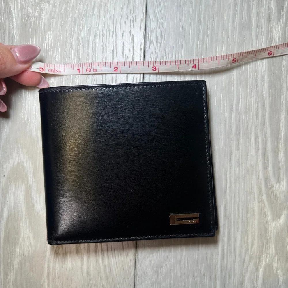 New in box Gucci mens authentic black leather bifold wallet luxury designer slim